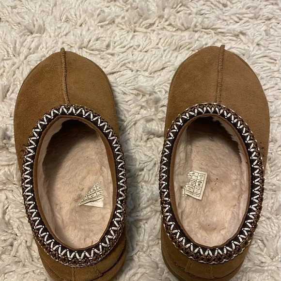 Tasman Ugg slippers - size 5 - Picture 4 of 5